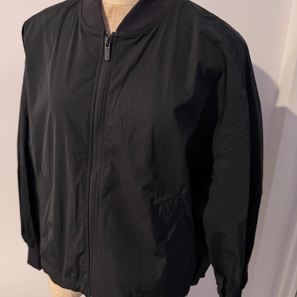 Lululemon Lightweight Hem-Cinch Bomber Jacket in Black Size Small - Picture 2 of 8